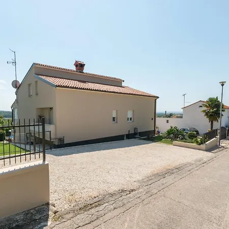 Dobrec Apartment Porec